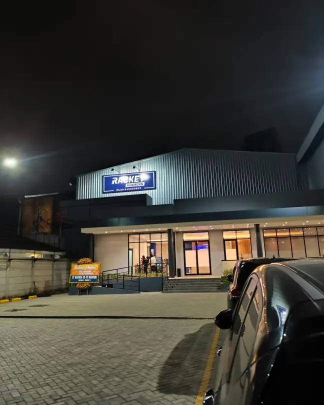 The building at night